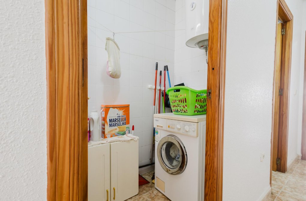 Resale - Apartamento - Torrevieja - Playa de los Naufragos