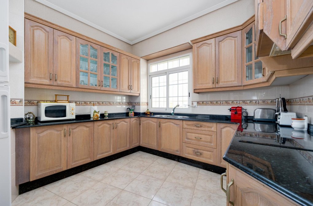 Resale - Apartamento - Torrevieja - Playa del Acequión