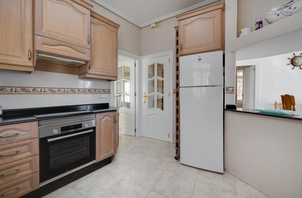 Resale - Apartamento - Torrevieja - Playa del Acequión