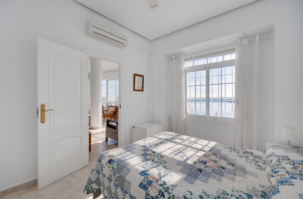Resale - Apartamento - Torrevieja - Playa del Acequión