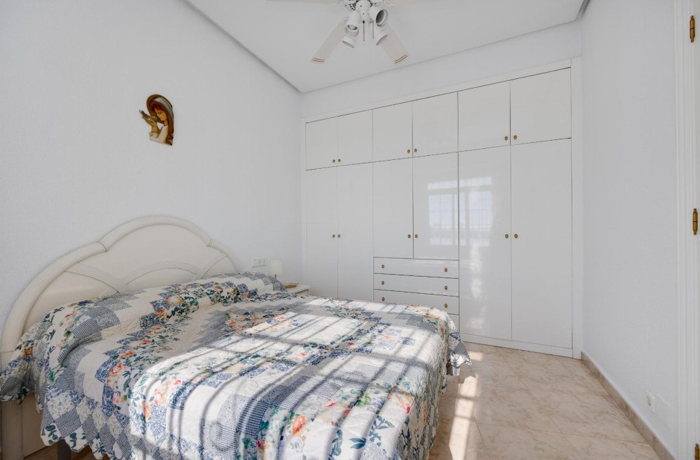 Resale - Apartamento - Torrevieja - Playa del Acequión