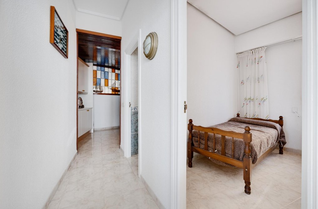 Resale - Apartamento - Torrevieja - Playa del Acequión