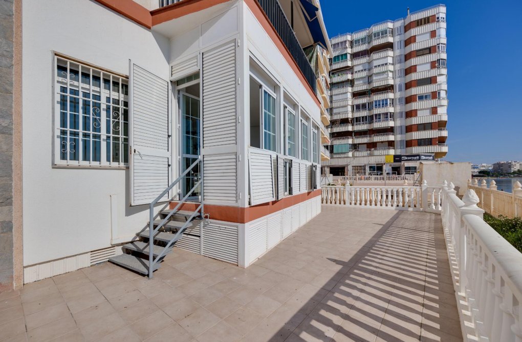 Resale - Apartamento - Torrevieja - Playa del Acequión