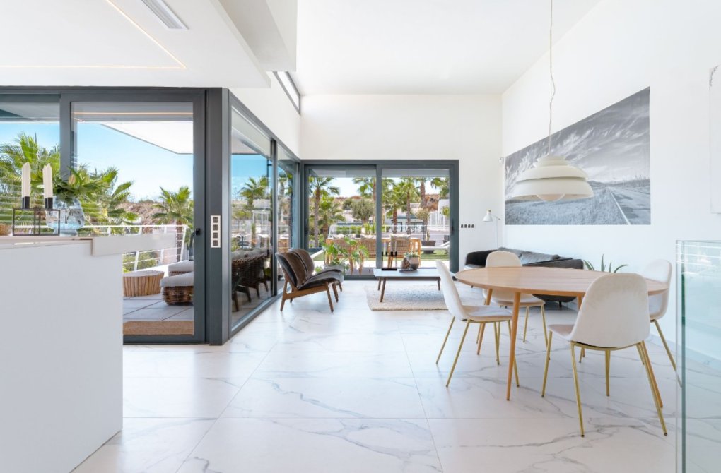 Reventa - Villa independiente - San Miguel de Salinas