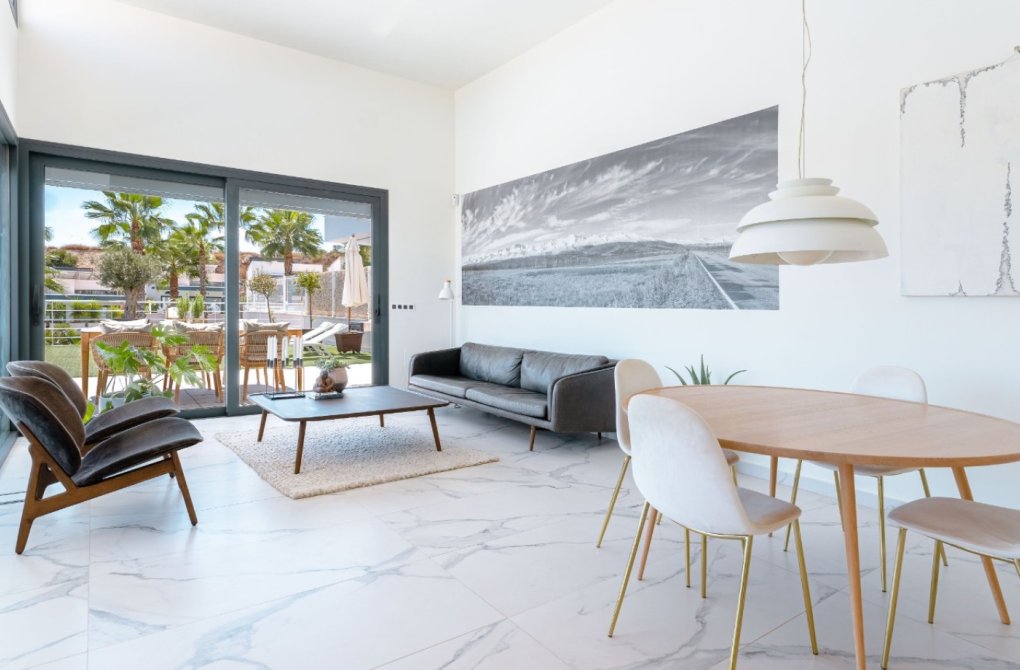 Reventa - Villa independiente - San Miguel de Salinas