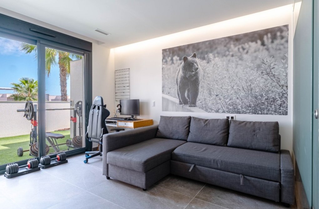 Reventa - Villa independiente - San Miguel de Salinas