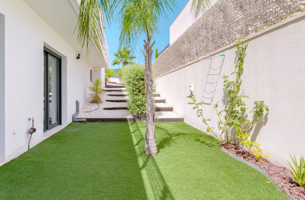 Reventa - Villa independiente - San Miguel de Salinas