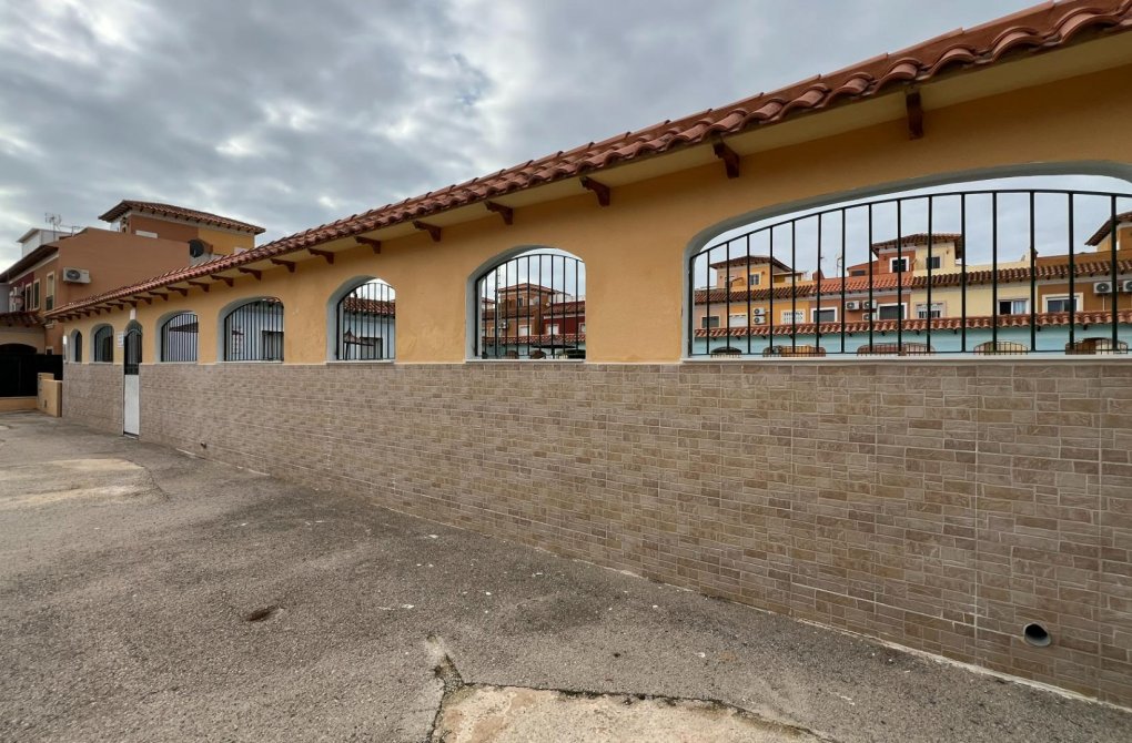 Resale - Terraced house - Torrevieja - Torretas