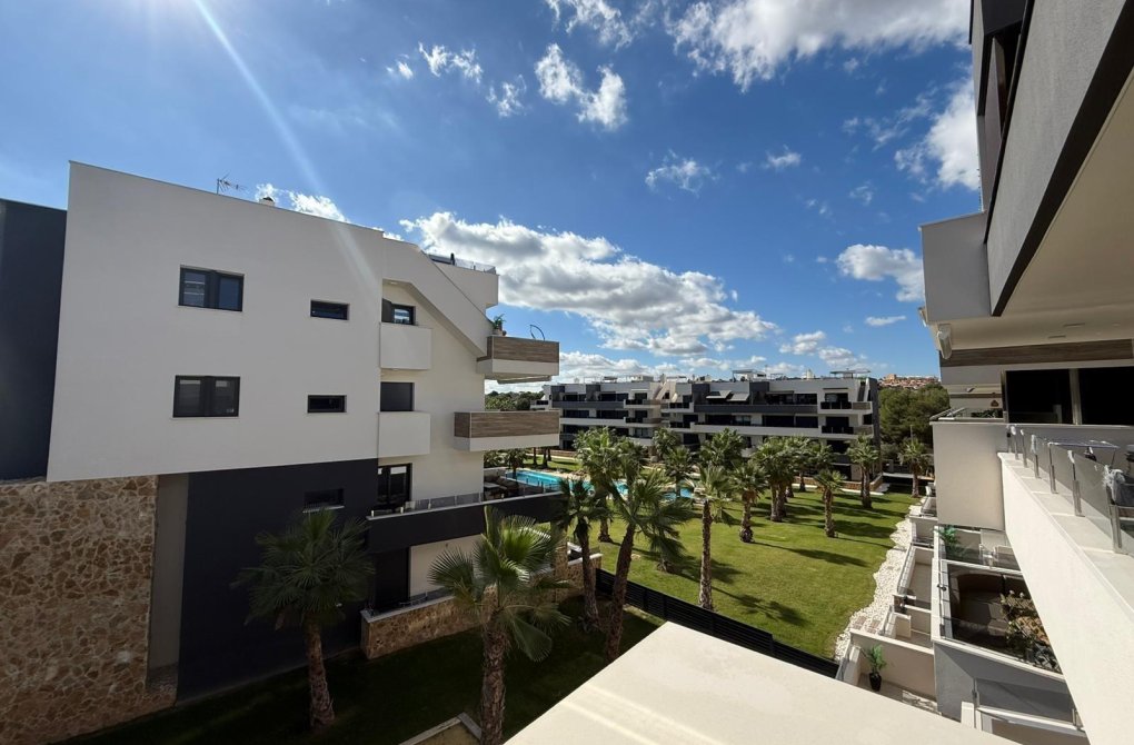 Resale - Apartment - Orihuela Costa - PAU 8