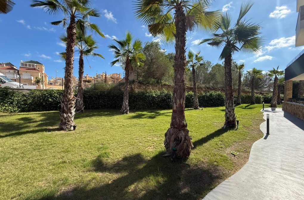 Resale - Apartment - Orihuela Costa - PAU 8
