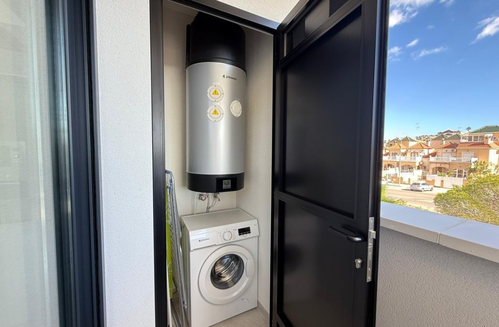 Resale - Apartment - Orihuela Costa - PAU 8