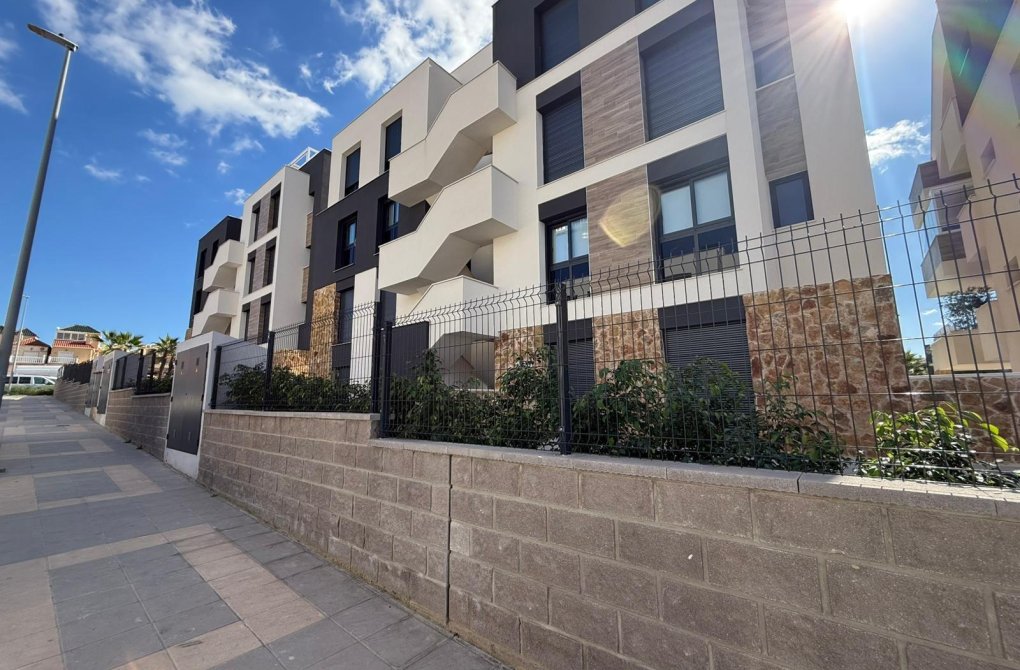 Resale - Apartment - Orihuela Costa - PAU 8