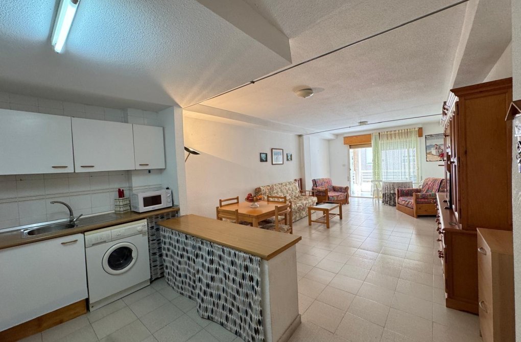 Resale - Apartment - Torrevieja - Centro