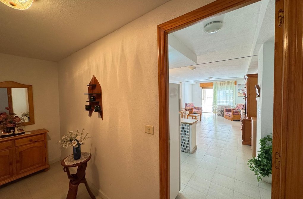 Resale - Apartment - Torrevieja - Centro