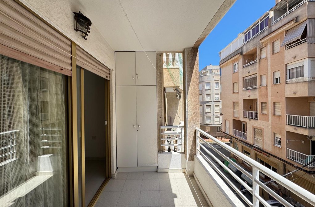 Resale - Apartment - Torrevieja - Centro