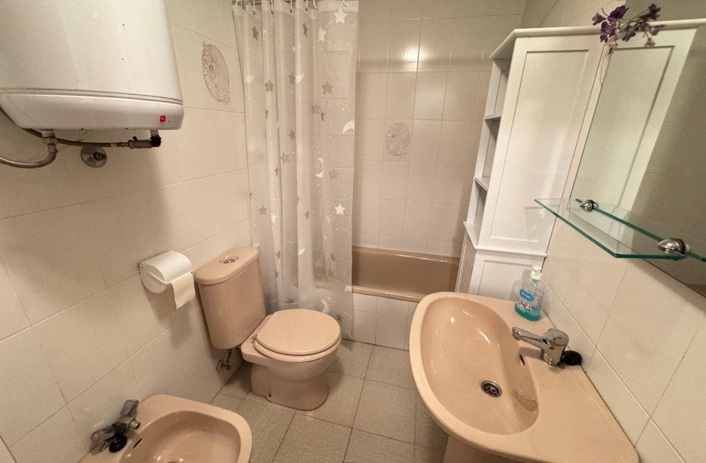 Resale - Apartment - Torrevieja - Centro