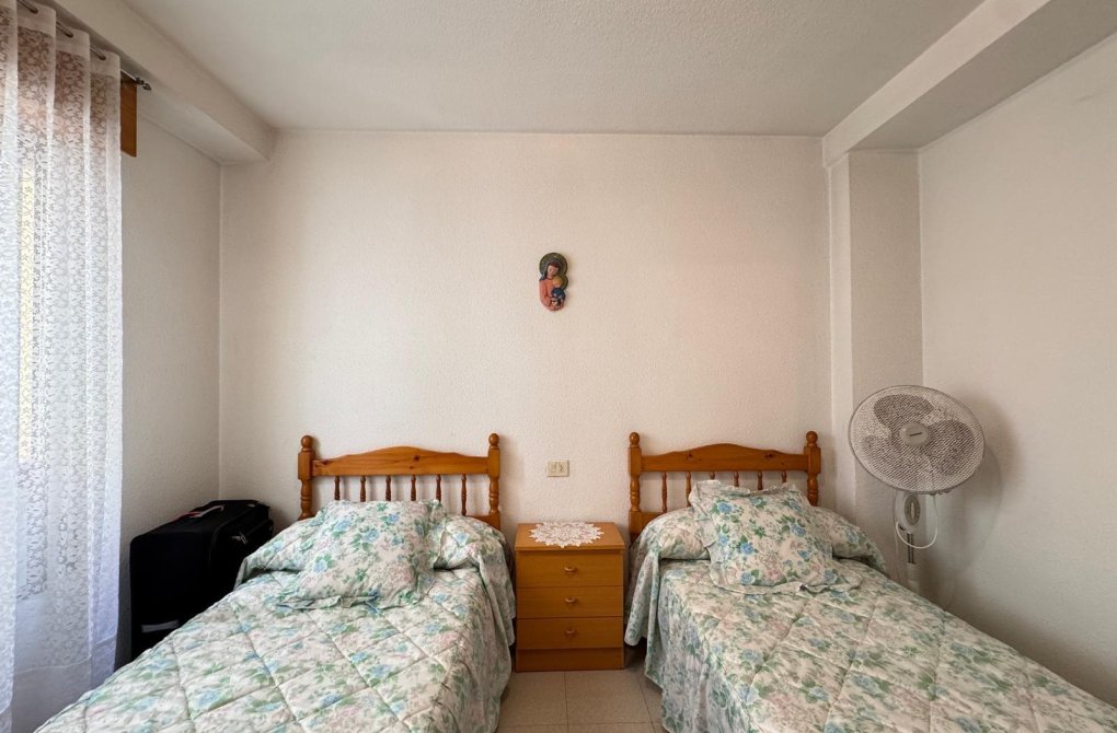 Resale - Apartment - Torrevieja - Centro