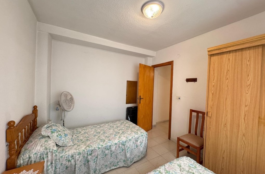 Resale - Apartment - Torrevieja - Centro