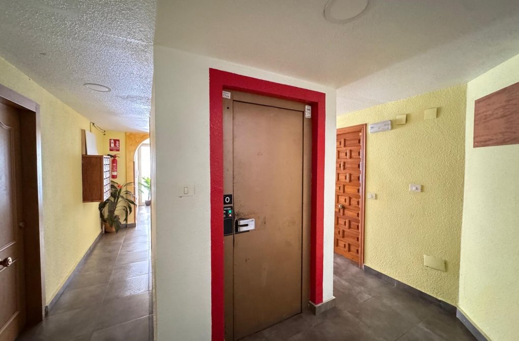 Resale - Apartment - Torrevieja - Centro