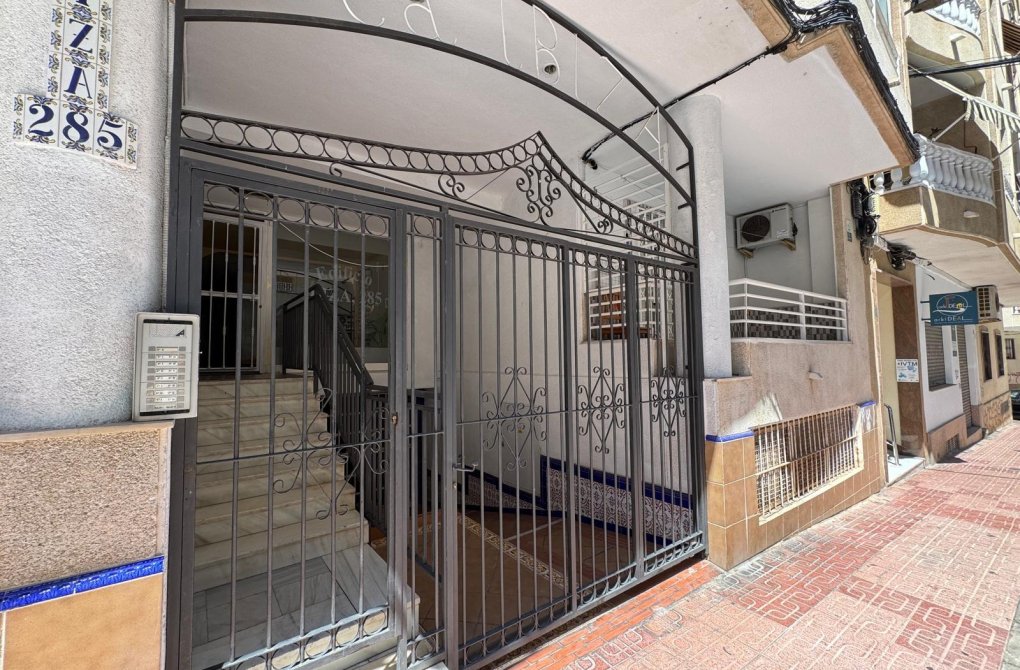 Resale - Apartment - Torrevieja - Centro