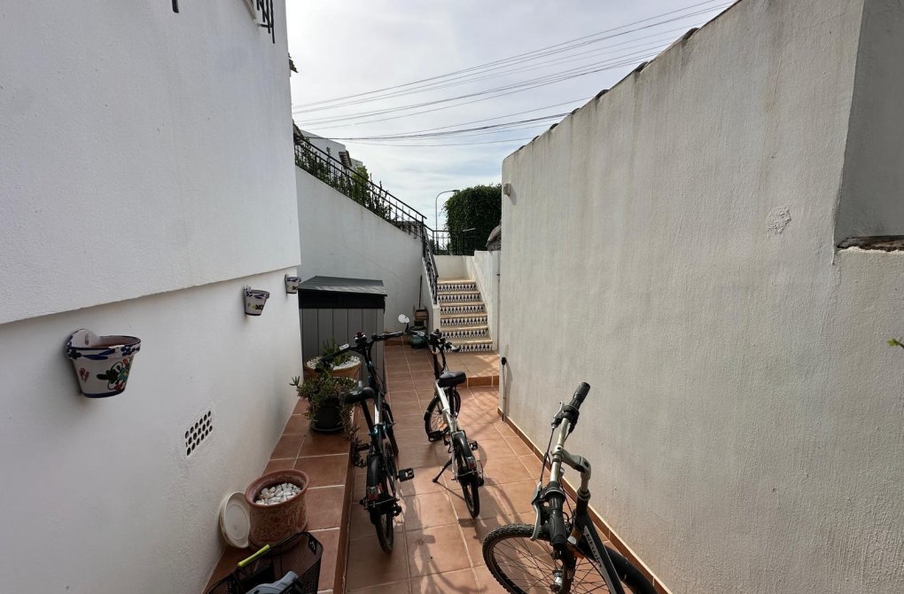 Resale - Bungalow - Torrevieja - Aguas nuevas 2