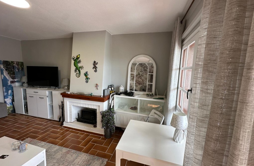 Resale - Bungalow - Torrevieja - Aguas nuevas 2