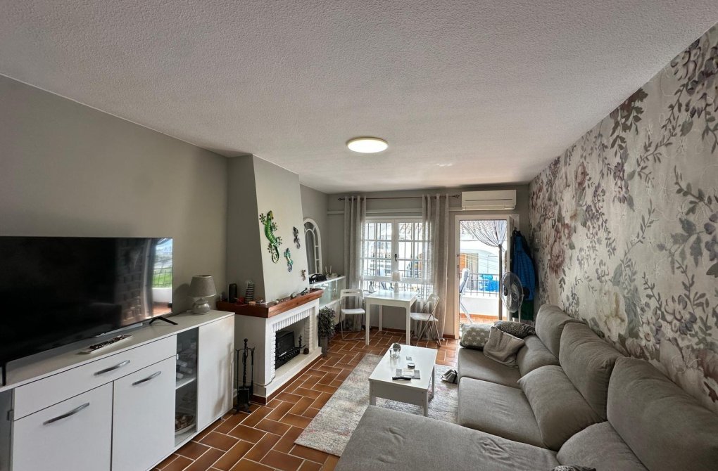 Resale - Bungalow - Torrevieja - Aguas nuevas 2