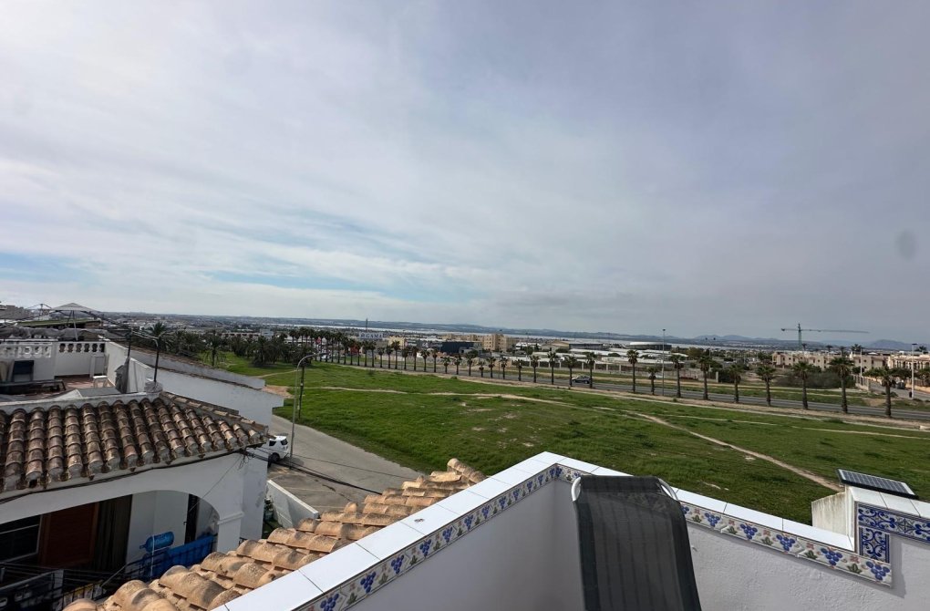 Resale - Bungalow - Torrevieja - Aguas nuevas 2
