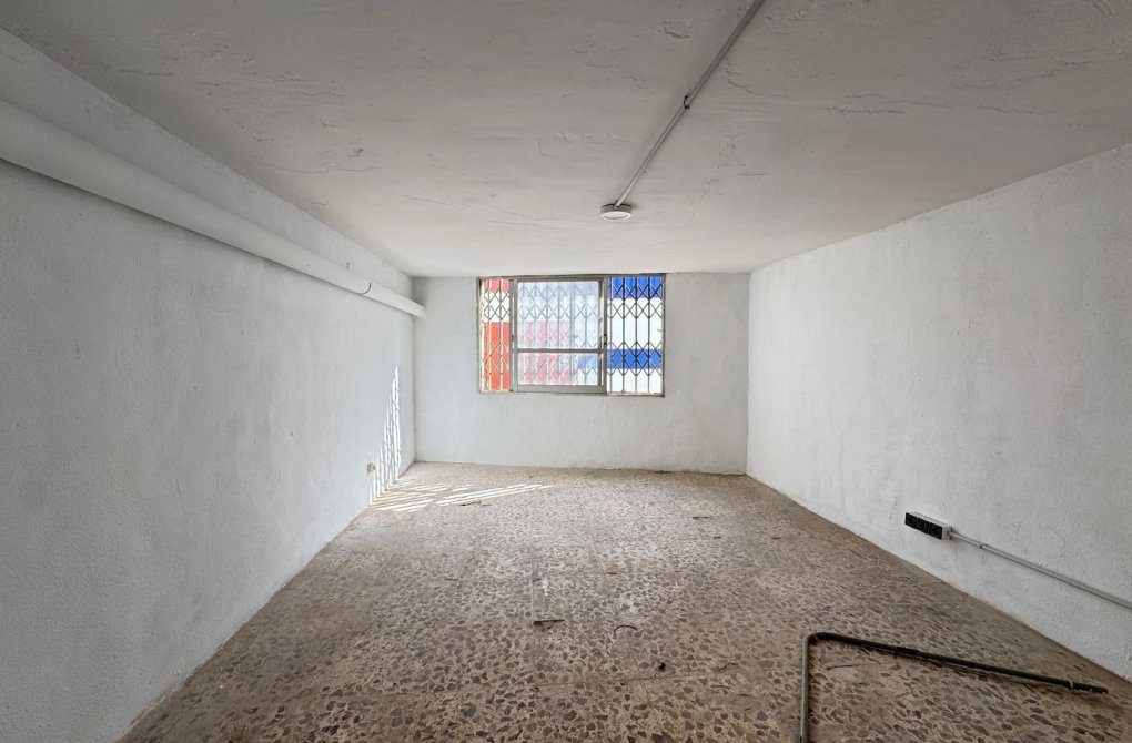 Resale - Industrial unit - Torrevieja - Centro