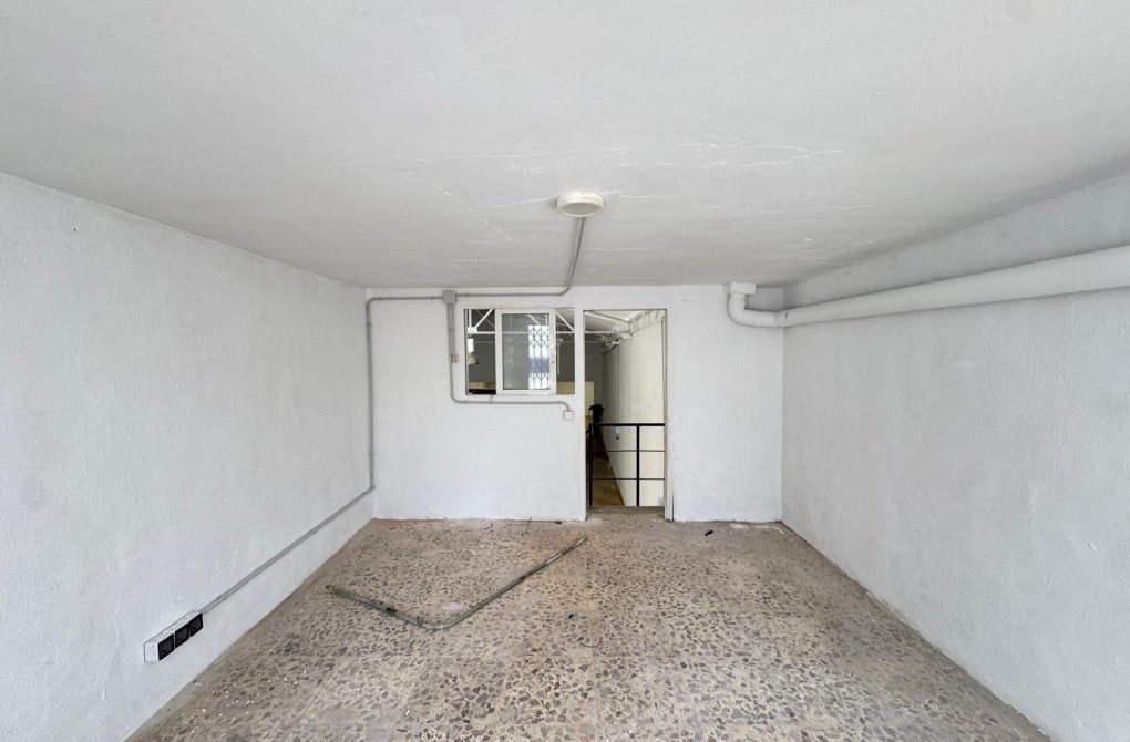 Resale - Industrial unit - Torrevieja - Centro