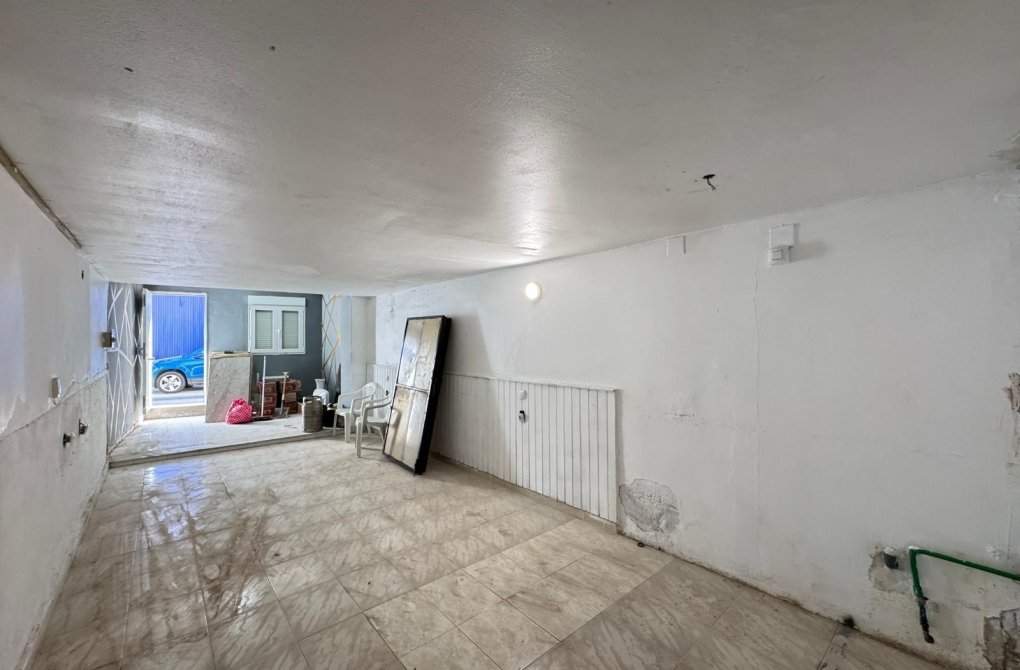 Resale - Industrial unit - Torrevieja - Centro