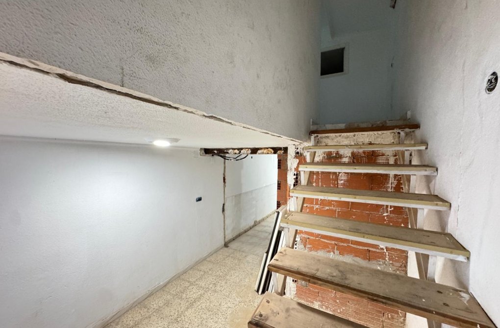 Resale - Industrial unit - Torrevieja - Centro