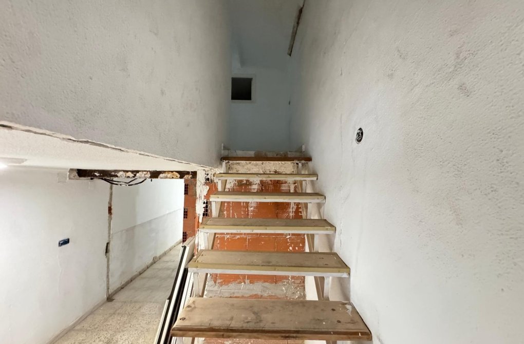 Resale - Industrial unit - Torrevieja - Centro