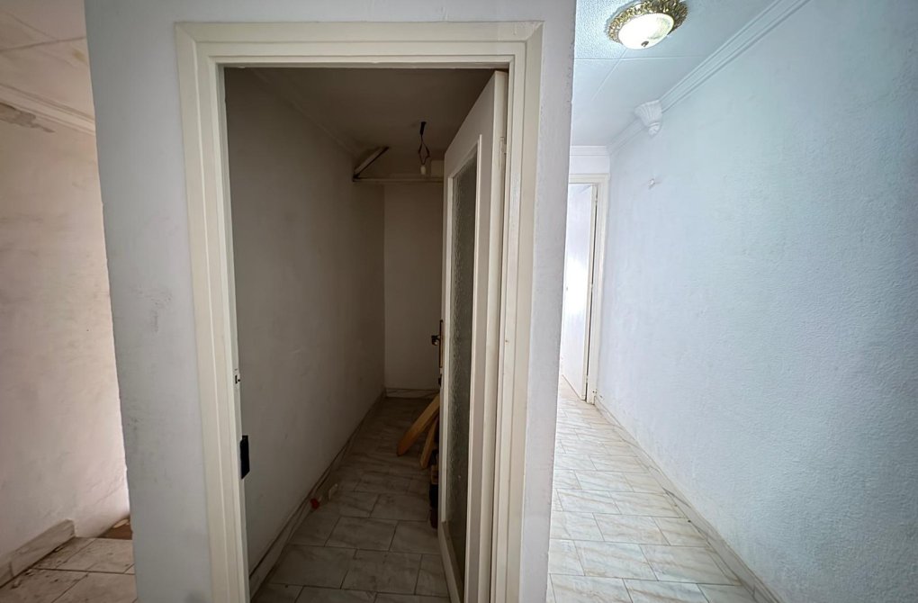 Resale - Industrial unit - Torrevieja - Centro