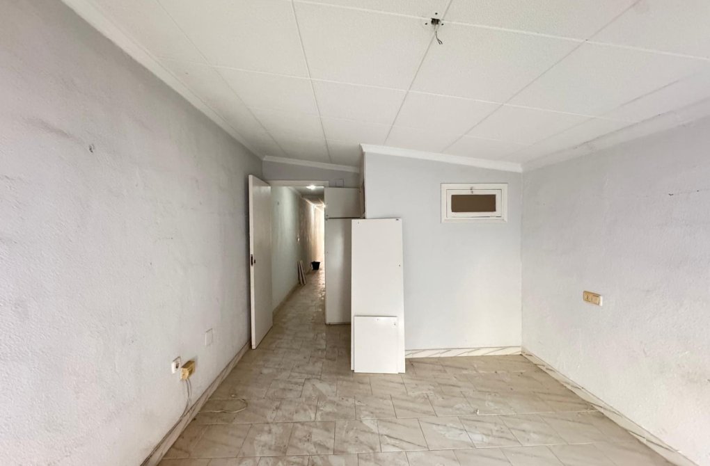 Resale - Industrial unit - Torrevieja - Centro