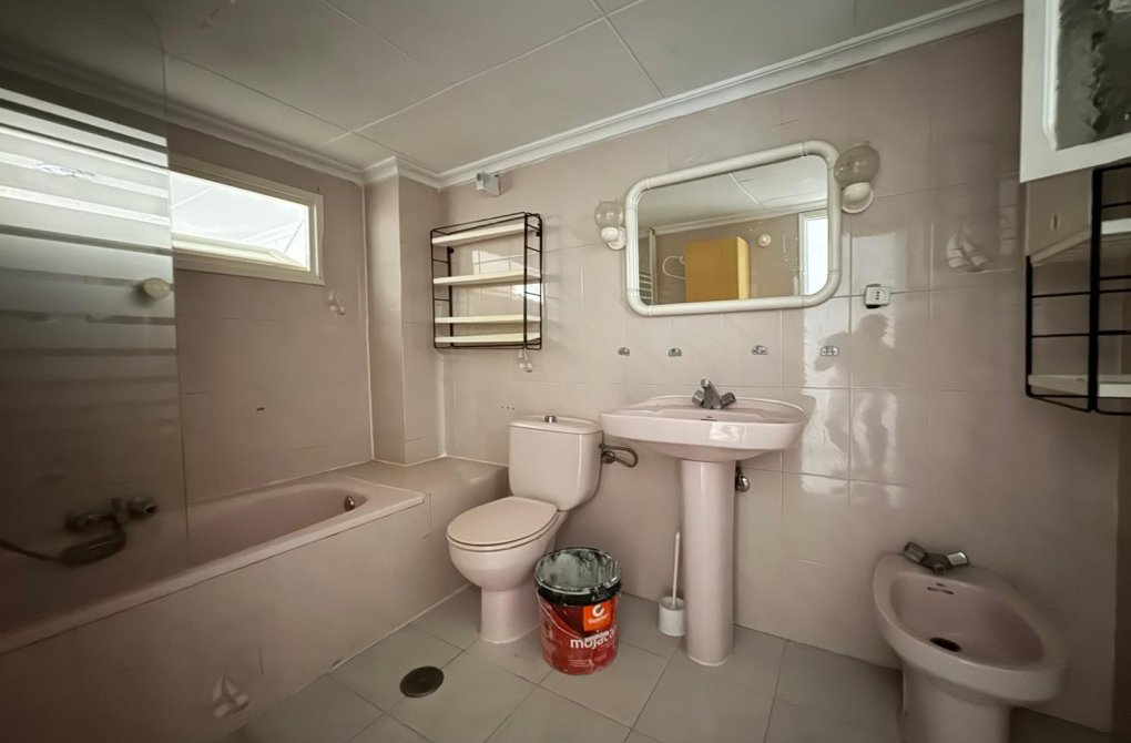 Resale - Industrial unit - Torrevieja - Centro