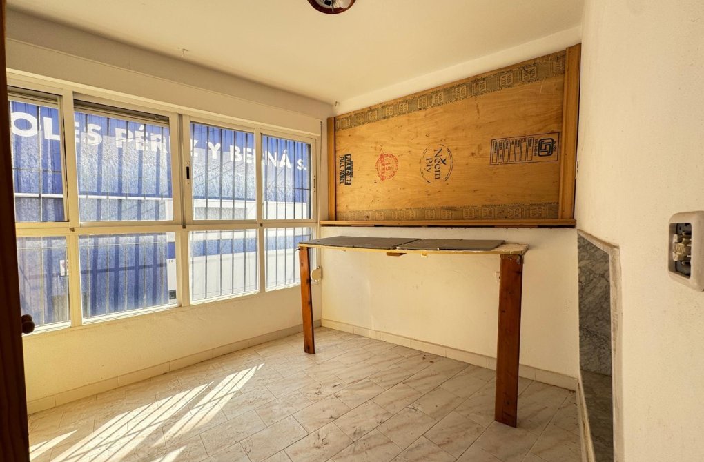 Resale - Industrial unit - Torrevieja - Centro