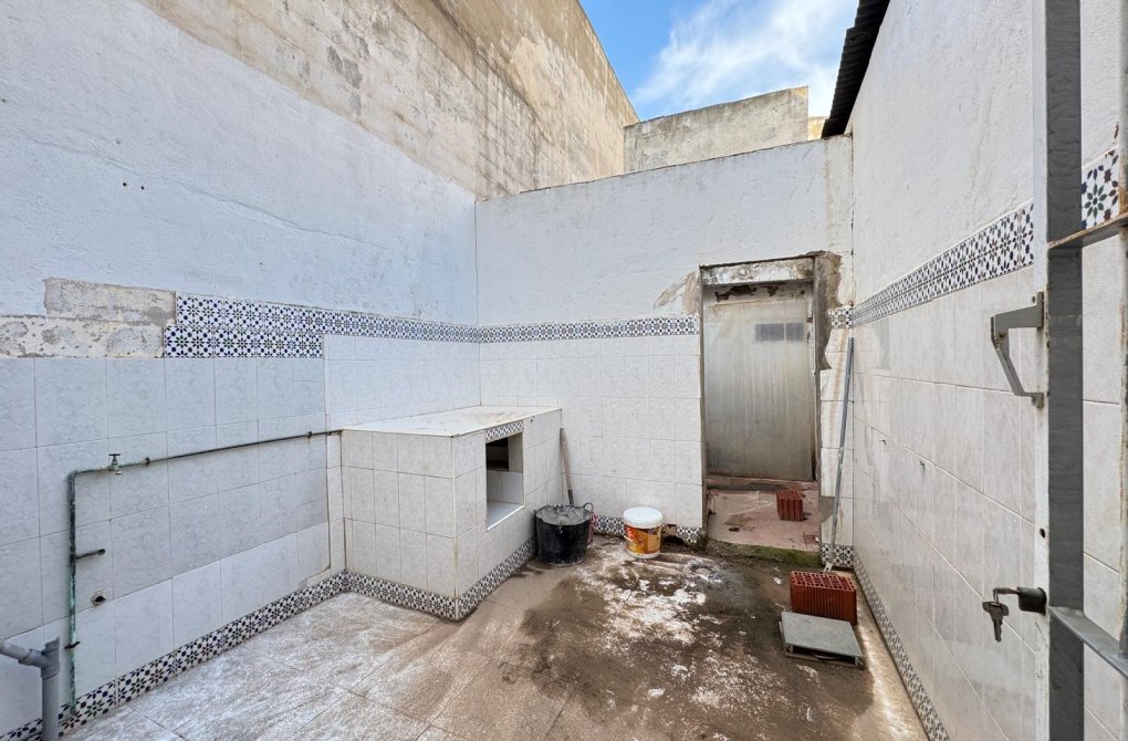 Resale - Industrial unit - Torrevieja - Centro