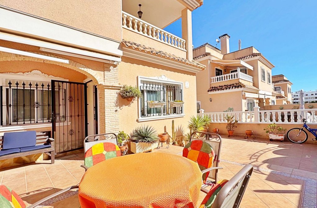 Resale - Townhouse - Orihuela Costa - Villamartin