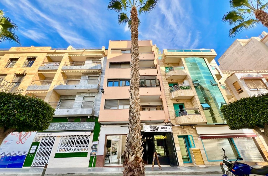 Resale - Apartment - Torrevieja - Las Piscinas Naturales