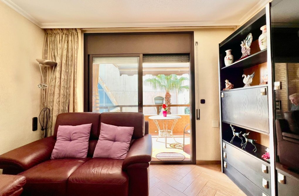 Resale - Apartment - Torrevieja - Las Piscinas Naturales