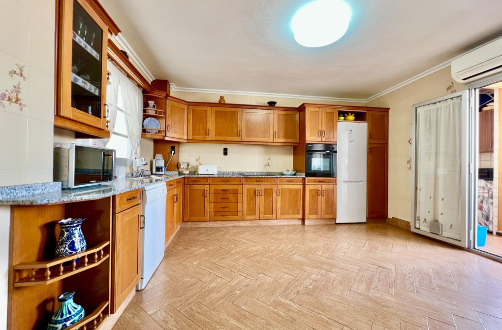 Resale - Apartment - Torrevieja - Las Piscinas Naturales