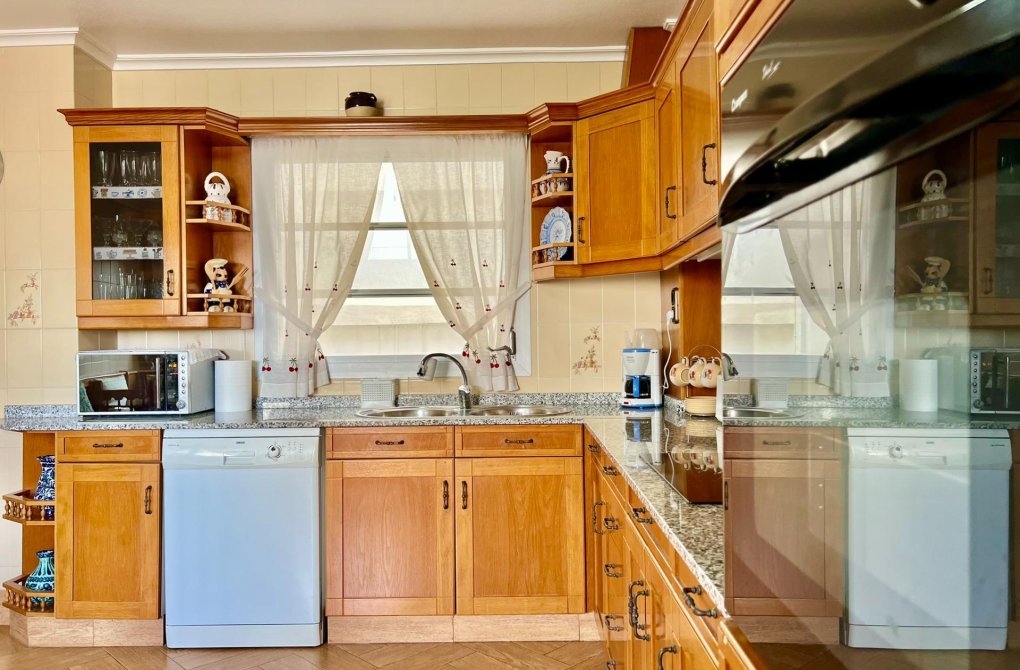 Resale - Apartment - Torrevieja - Las Piscinas Naturales