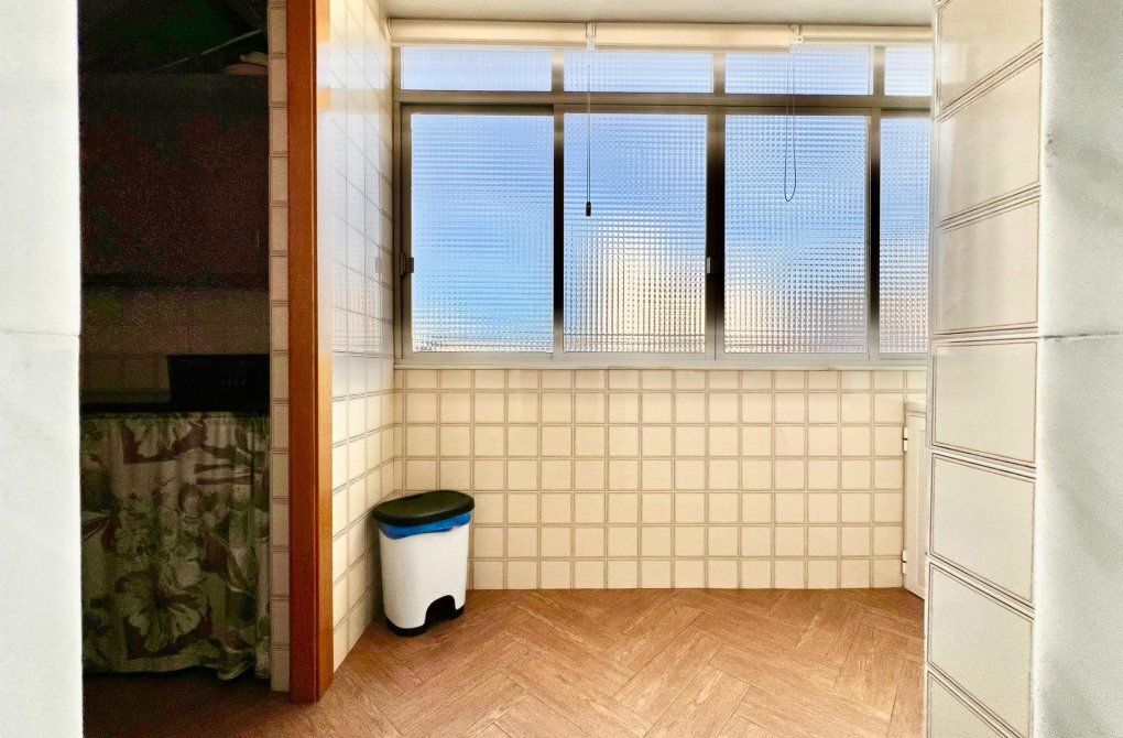 Resale - Apartment - Torrevieja - Las Piscinas Naturales