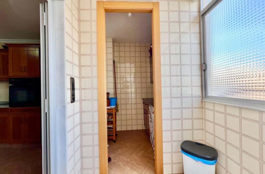 Resale - Apartment - Torrevieja - Las Piscinas Naturales