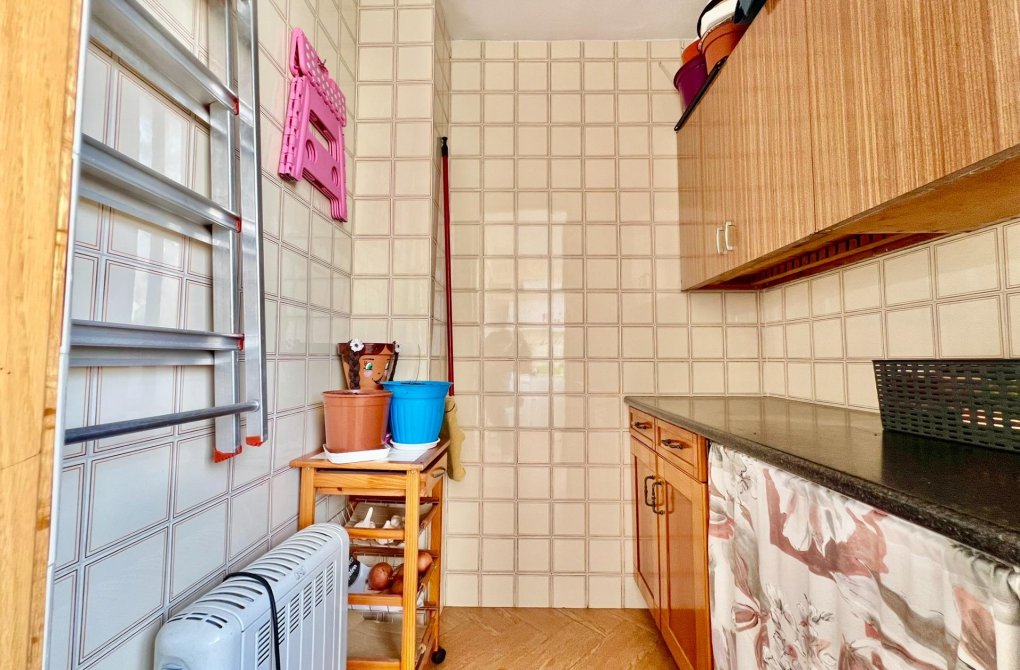 Resale - Apartment - Torrevieja - Las Piscinas Naturales