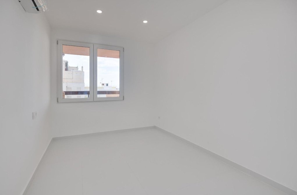 Reventa - Apartamento - Torrevieja - Playa de los Naufragos