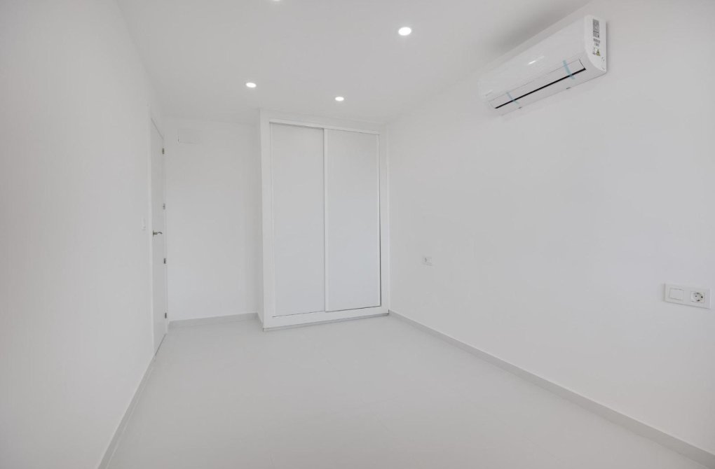 Reventa - Apartamento - Torrevieja - Playa de los Naufragos