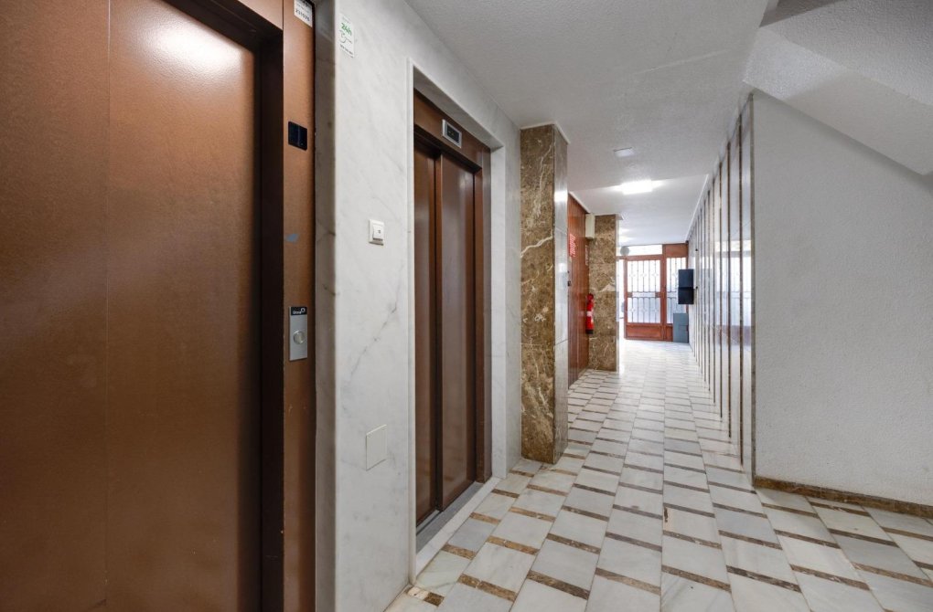 Reventa - Apartamento - Torrevieja - Playa de los Naufragos