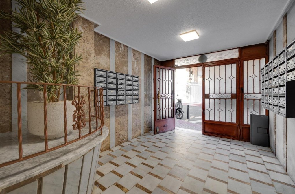 Reventa - Apartamento - Torrevieja - Playa de los Naufragos